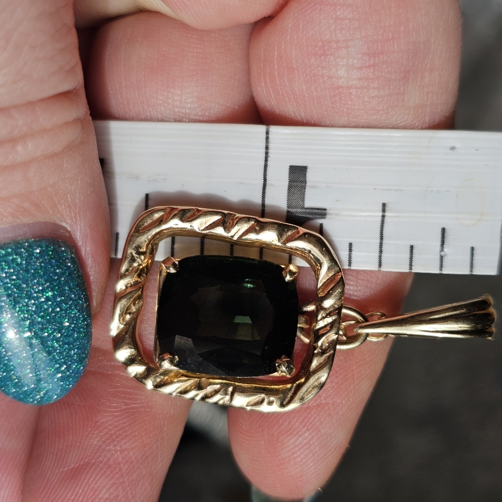 14k green sapphire pendant. Stamped 14k and tested. Green sapphire tested on gem - Picture 3 of 9